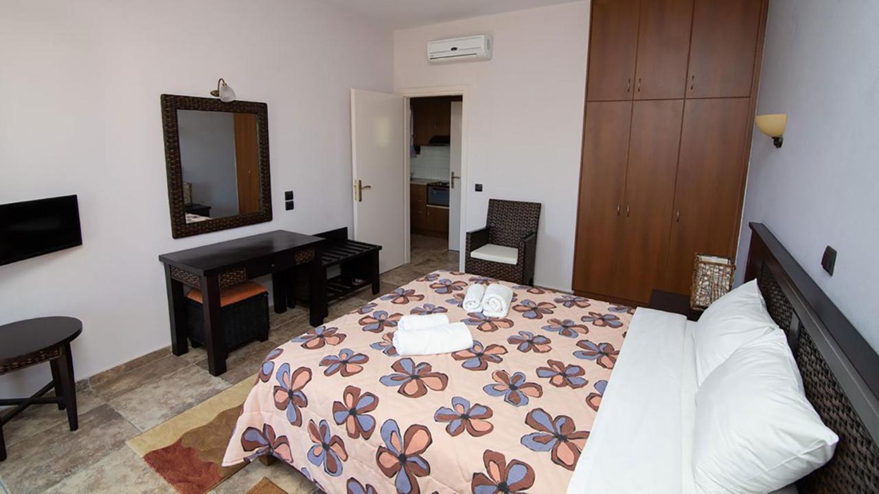 Ξενώνας Μενελαΐς - Menelais Apartments Thrapsimion Exterior photo