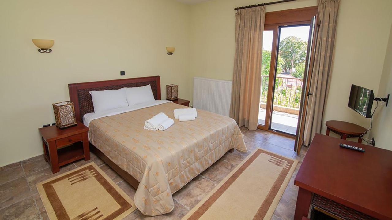 Ξενώνας Μενελαΐς - Menelais Apartments Thrapsimion Exterior photo